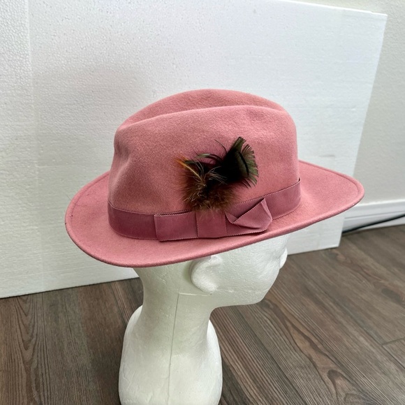 Elegant Pink Feathered Women\'s Hat from England main image 5
